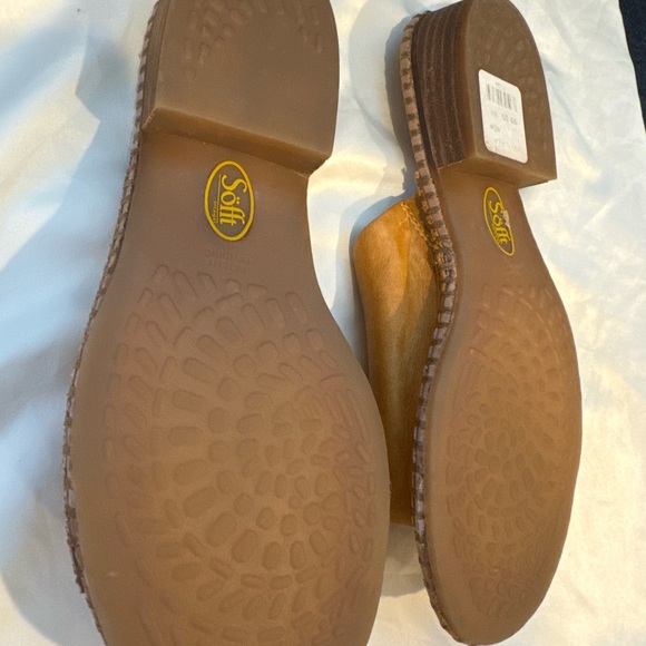 Söfft Yellow Leather Slide Leather Sandals - Picture 7 of 7